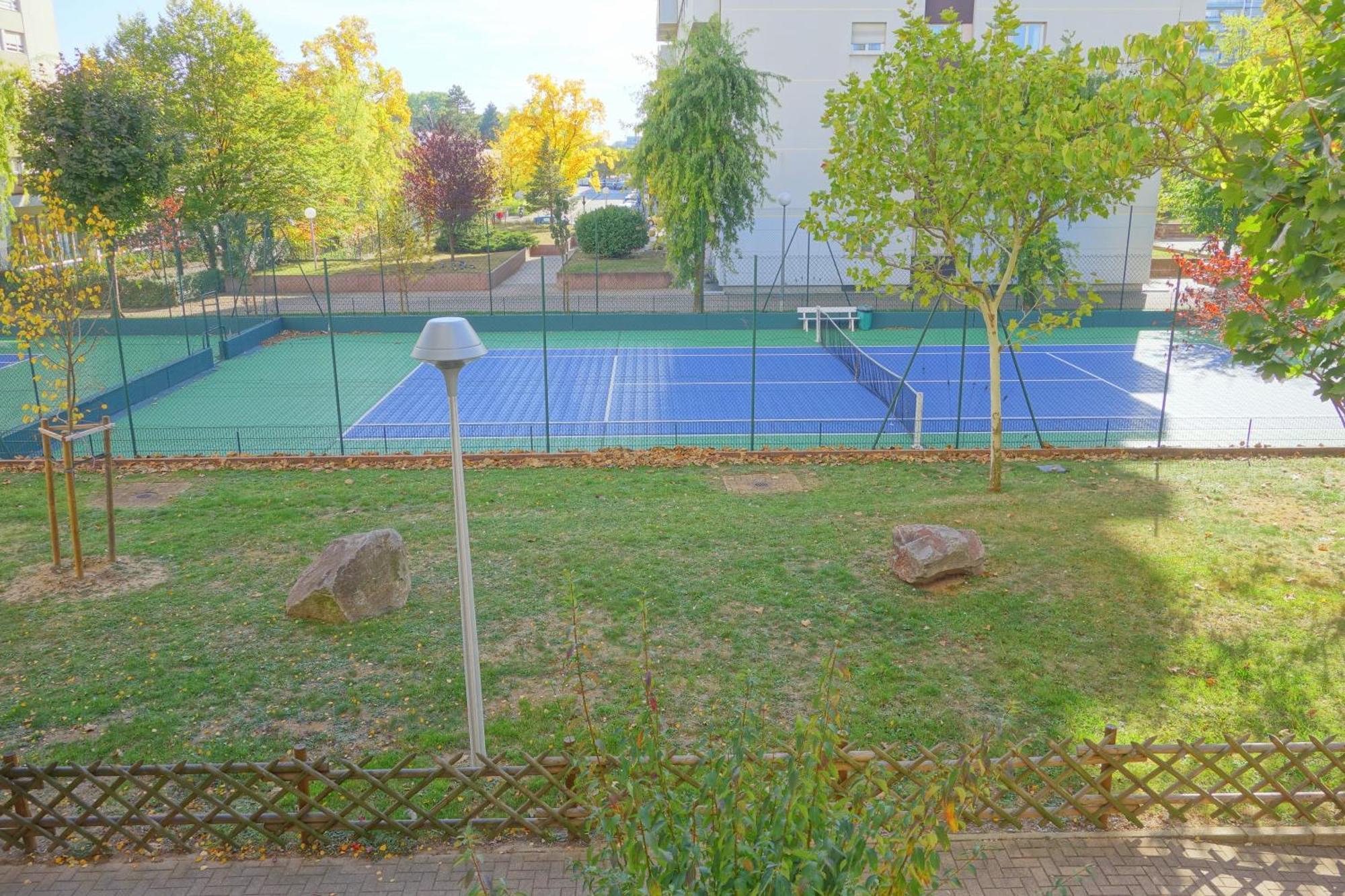Arbres & Tennis Страсбург Екстериор снимка
