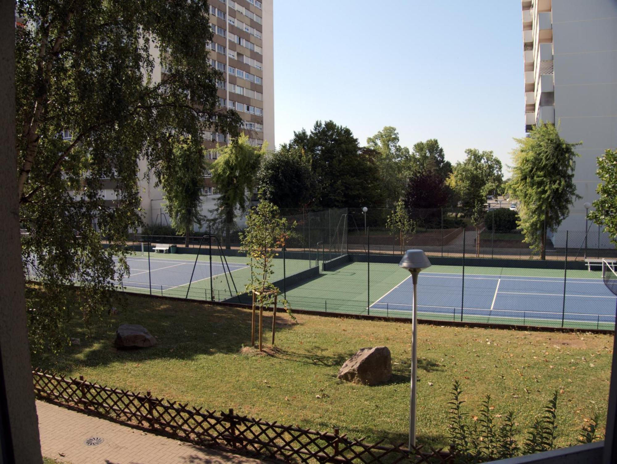 Arbres & Tennis Страсбург Екстериор снимка